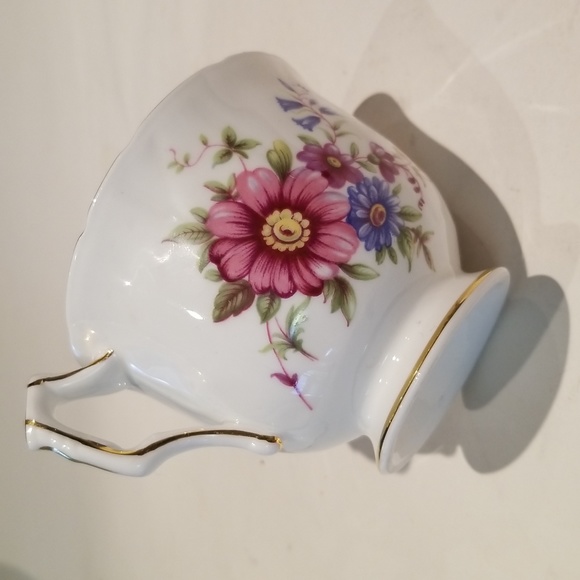 Aynshey  bone china VINTAGE TEA CUP AND SAUCE - Picture 11 of 14